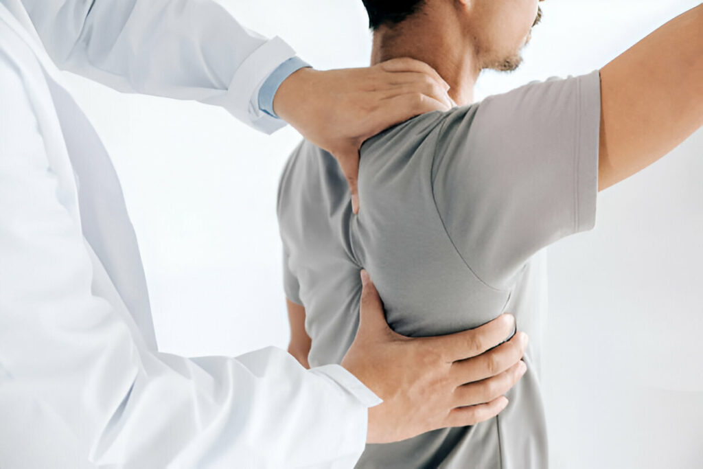 Top-Rated Chiropractors in Phoenix | How Chiropractic and Massage Therapy Help Alleviate Back Pain: A Comprehensive Guide